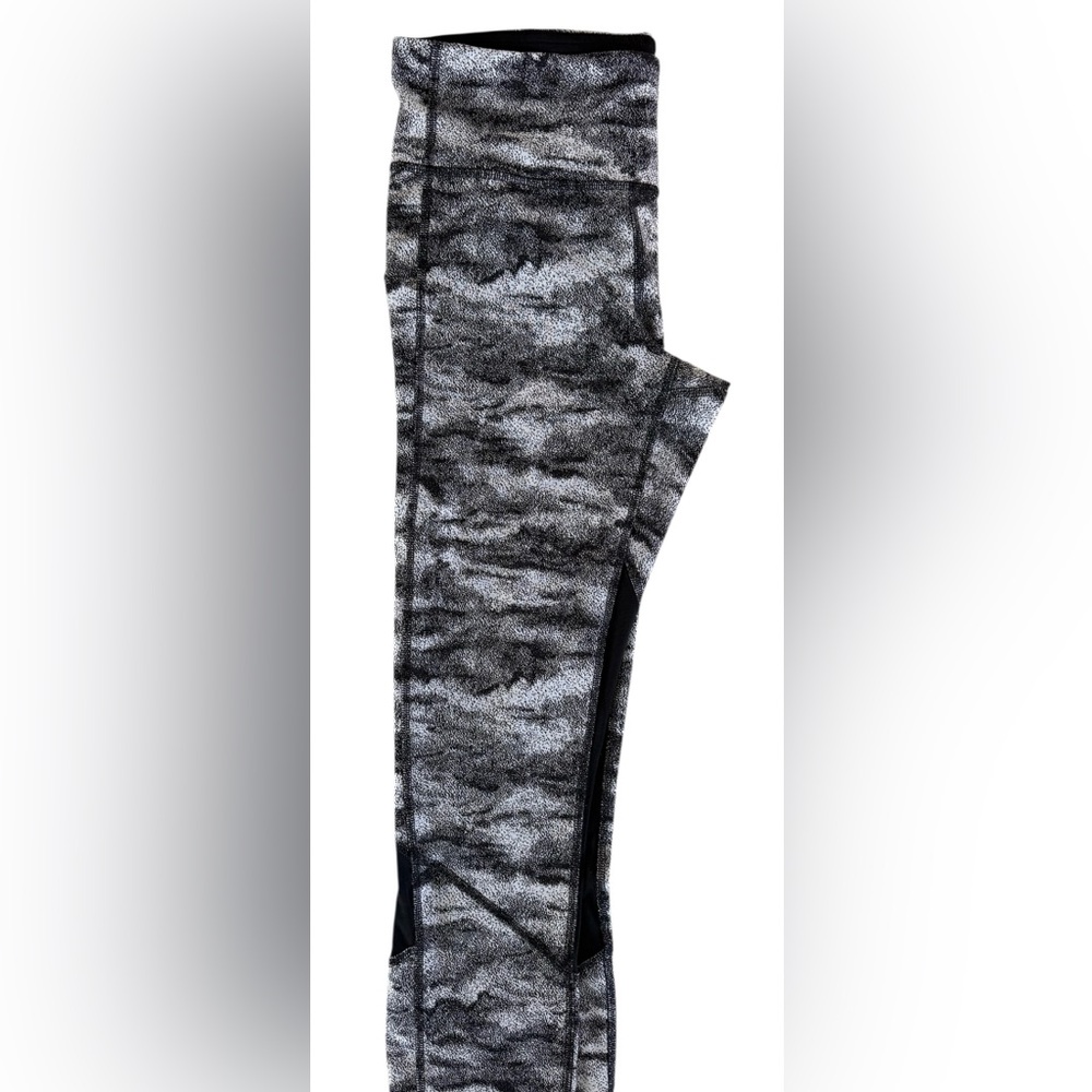 Lululemon Black and White Pace Rival Crop Leggings - Picture 5 of 8